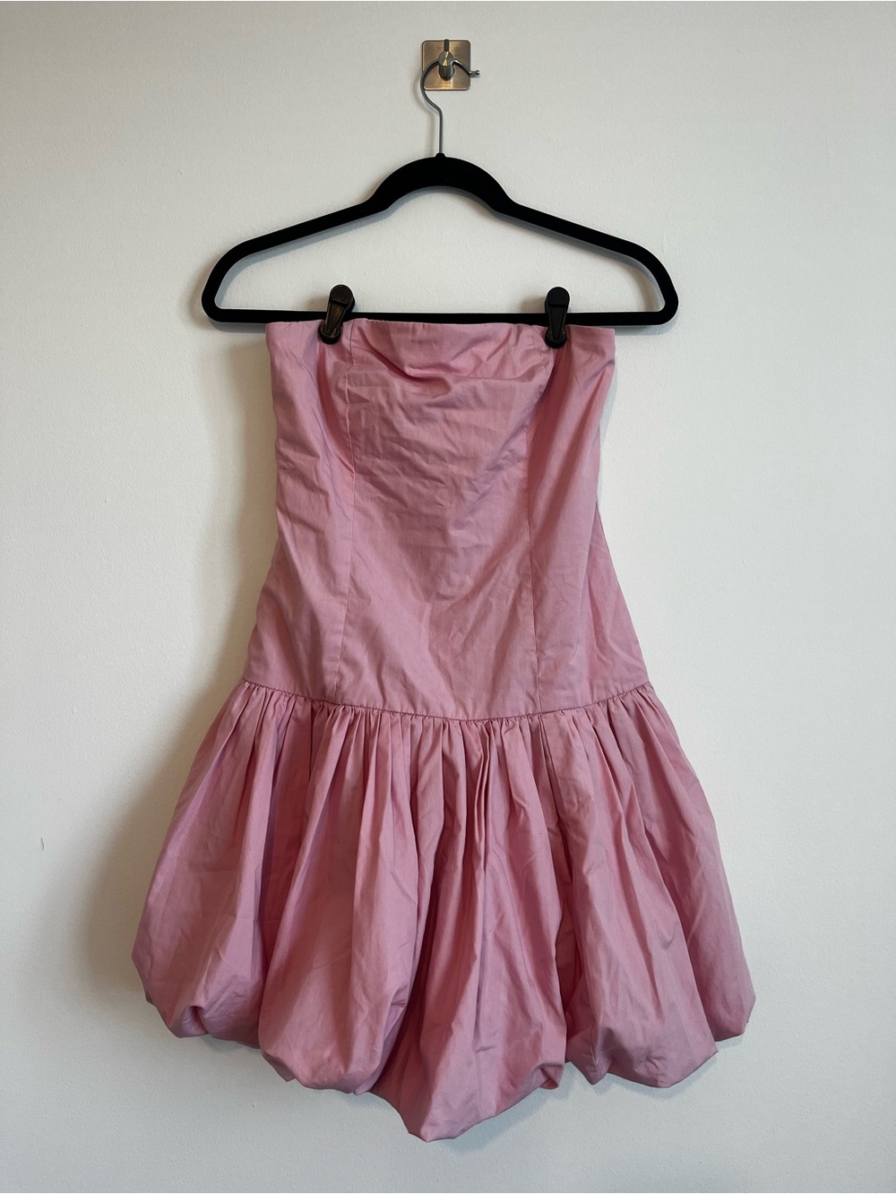 Abercrombie & Fitch Strapless Light Pink Bubble-Hem Mini Dress - Picture 2 of 6
